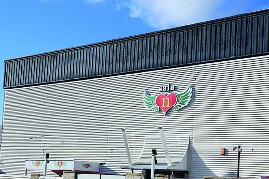 Agressões aconteceram à porta de um bar, em Espanha 