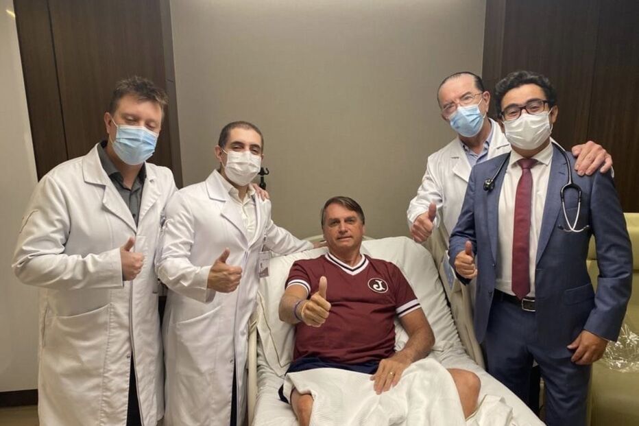 Jair Bolsonaro recebe alta hospitalar 