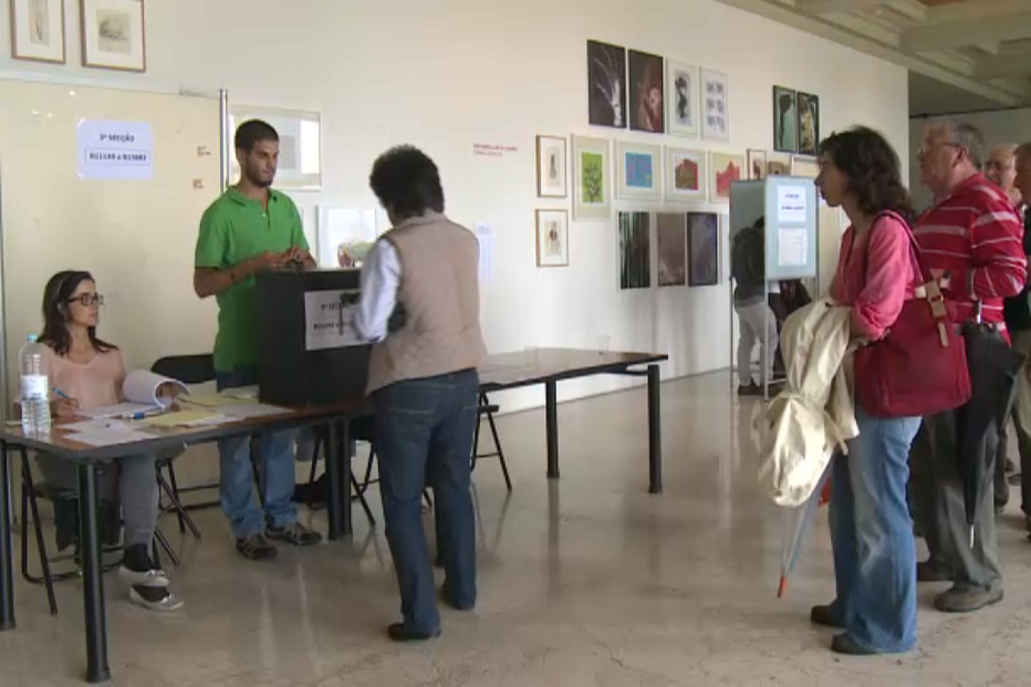 Comissão nacional de eleições defende direito de voto dos isolados com Covid-19 