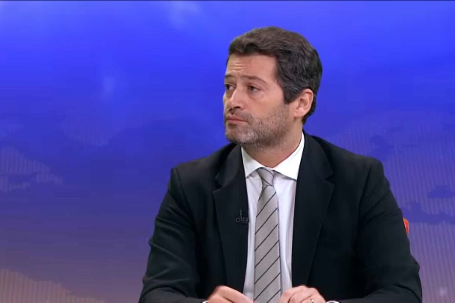 'Para nós, o Estado Novo não representa absolutamente nada', admite André Ventura em entrevista à CMTV