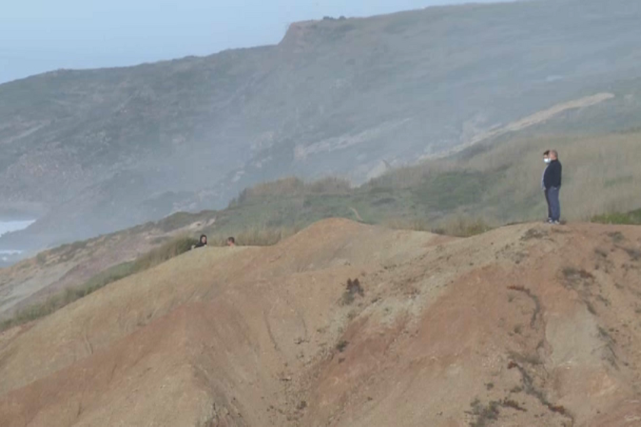 Mulher muda de casa para fugir a agressor