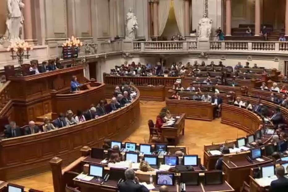 Legislativas: PS distancia-se do PSD mas sem maioria absoluta, mostra barómetro Intercampus/CM