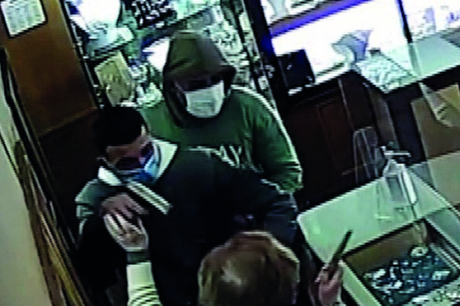 Idosa defende-se durante assalto a ourivesaria na Damaia