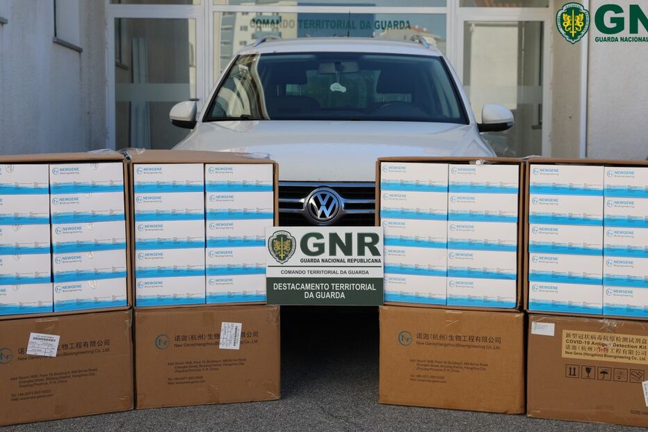 Testes à Covid-19 apreendidos