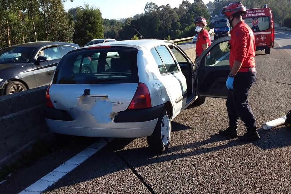 Jovem ferida em despiste de carro em Esmoriz