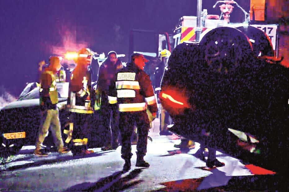 Acidente envolveu três carros - um dos quais acabou capotado - e levou ao corte da EN5 durante várias horas