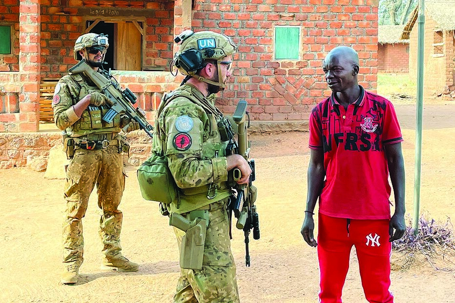 Militares próximos da população