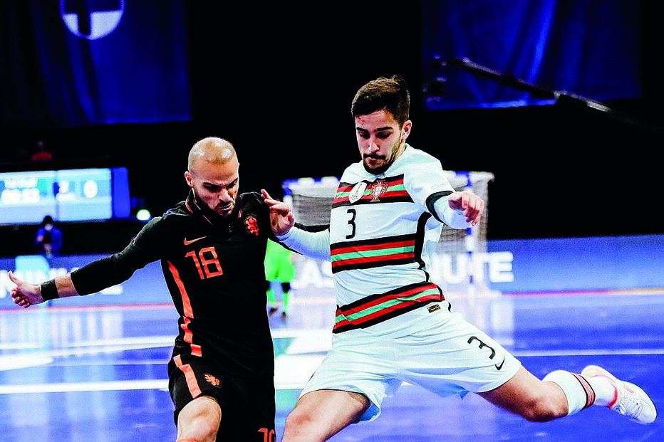 Tomás Paçó em lance de ataque da seleção portuguesa 