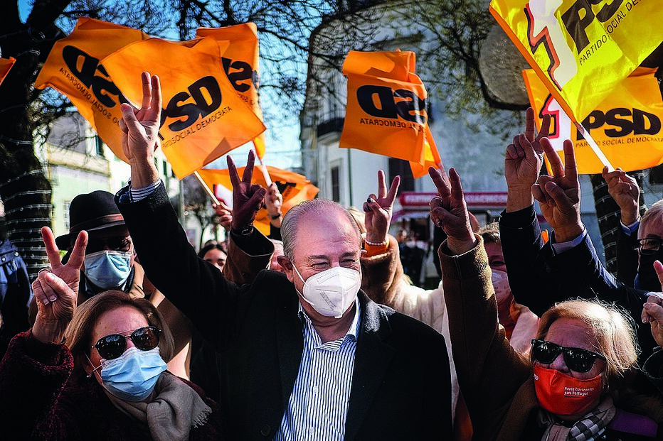 Líder do PSD, Rui Rio, numa ação de campanha em Beja 