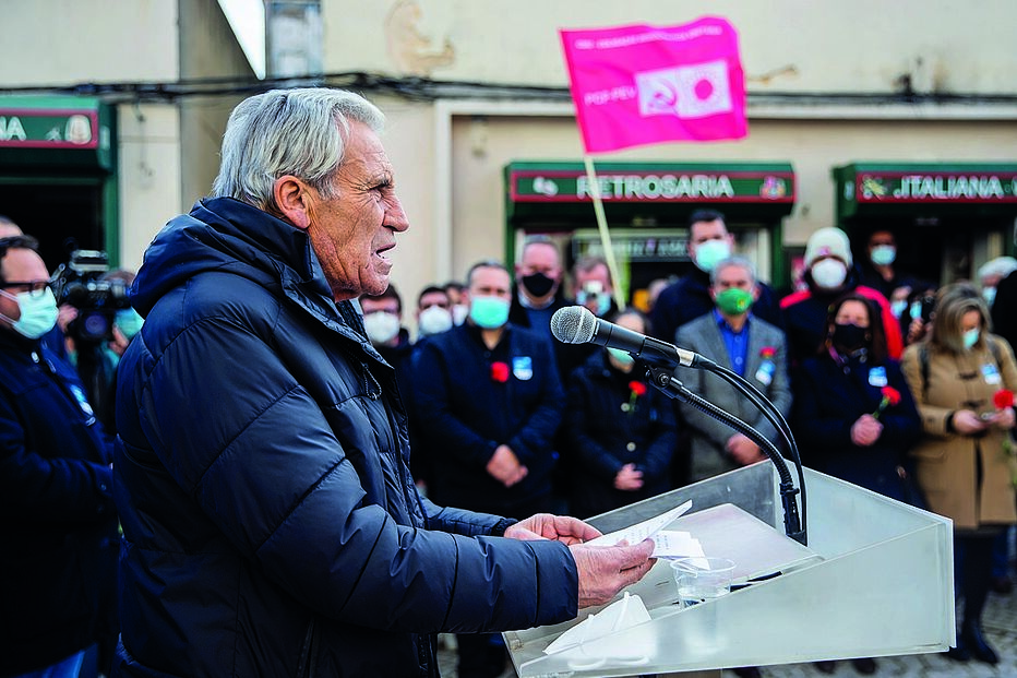 Jerónimo de Sousa durante a ação de campanha na Moita, em Setúbal