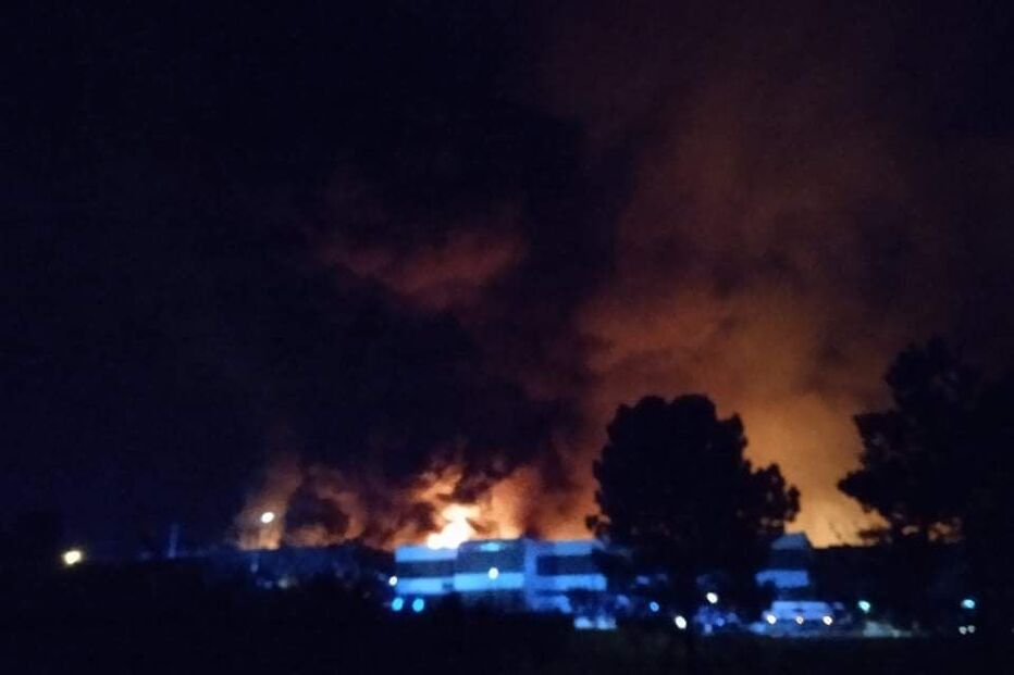 Fábrica de bicicletas Esmaltina em Anadia tomada pelas chamas