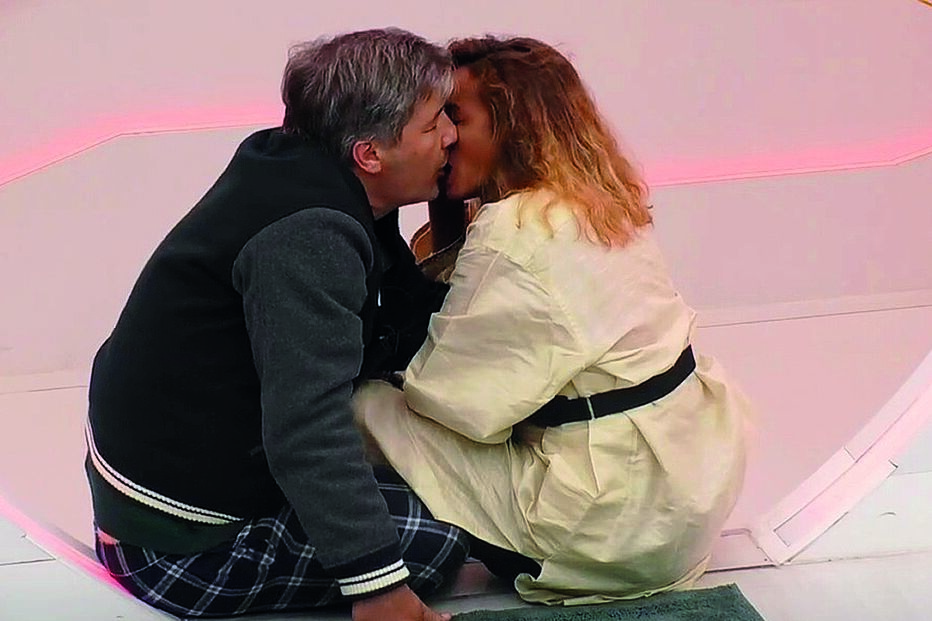 Bruno de Carvalho e Liliana trocaram beijos apaixonados após conversa