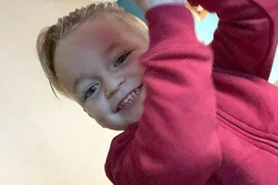 Alfie tinha três anos