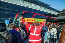 Centenas de adeptos esperaram equipa no aeroporto