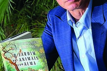 José Rodrigues dos Santos com o seu livro