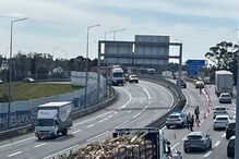 Camião-cisterna em chamas em Gaia