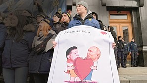 Putin e Zelensky: Quem são os homens no centro do conflito Rússia-Ucrânia
