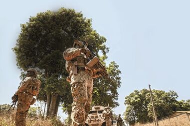 Salvar vidas em África: Comandos caçam grupos armados e protegem civis 