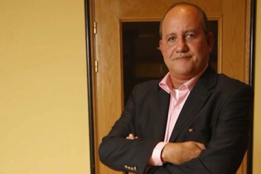Família, amigos, admiradores e colegas de profissão no último adeus a Artur Albarran