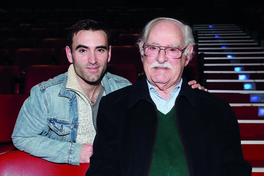 Ruy de Carvalho contracena na peça ‘A Ratoeira’ com um dos seus netos, o ator Henrique de Carvalho  