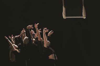 Chapitô: Escola de circo é 'tábua de salvação' para quem já andou "meio perdido"