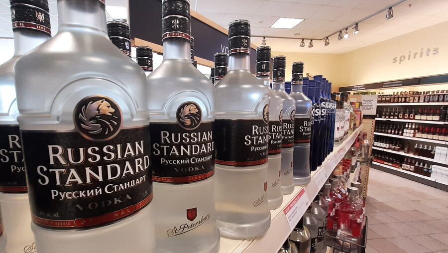 Vodka e caviar russos com os 'dias contados' nas mesas dos europeus