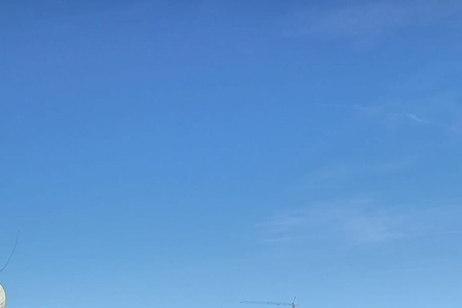 Motociclista ferido após colisão de moto e carro 