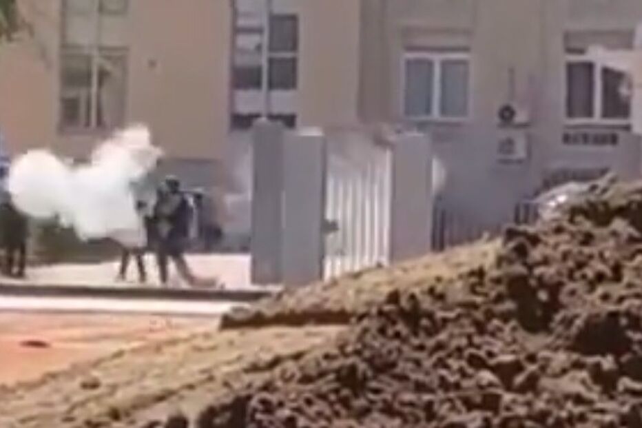Tiros de bazuca e rajadas de metralhadora no palácio do governo da Guiné-Bissau