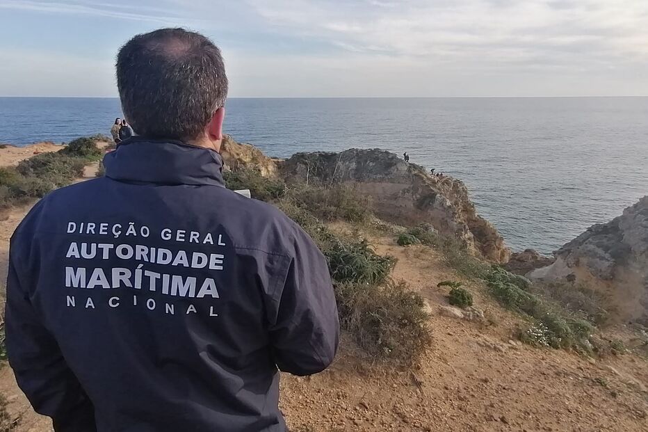 Homem cai de arriba na Ponta da Piedade, em Lagos