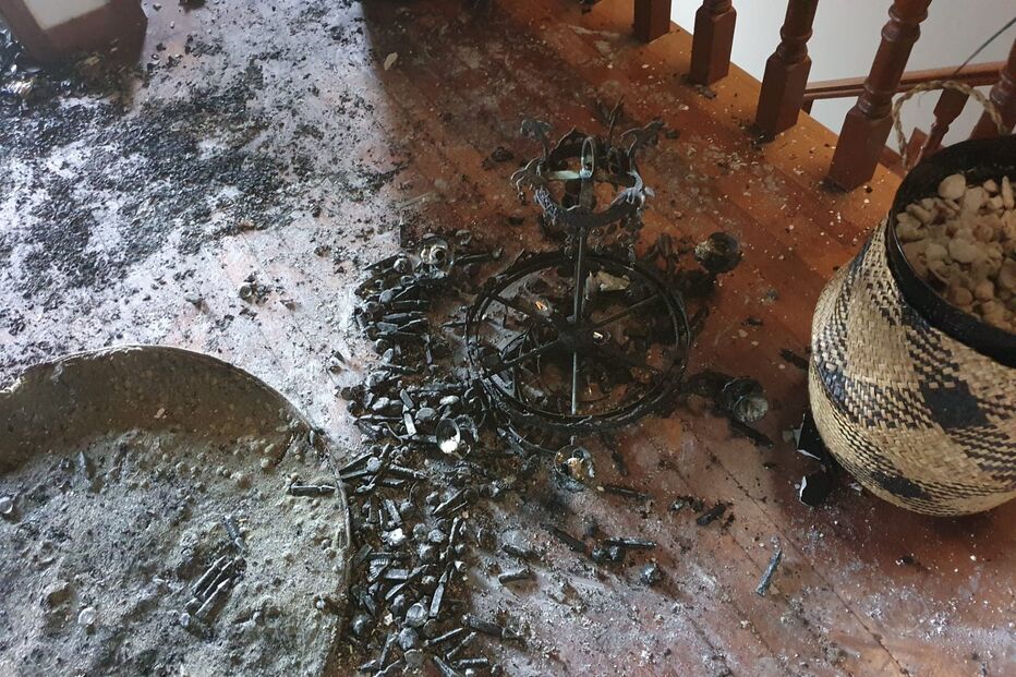 Incêndio destrói casa em Vila Verde