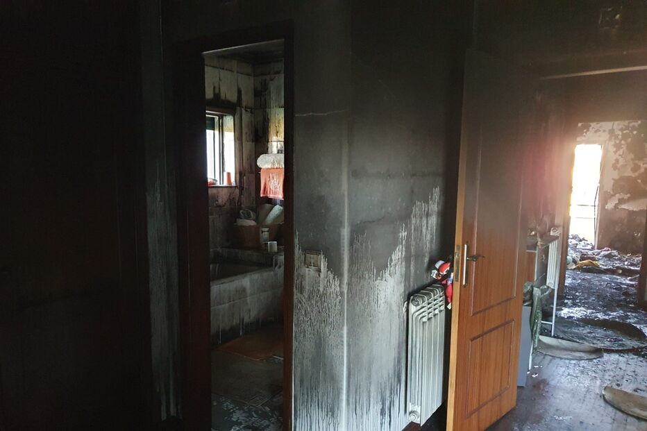 Incêndio destrói casa em Vila Verde