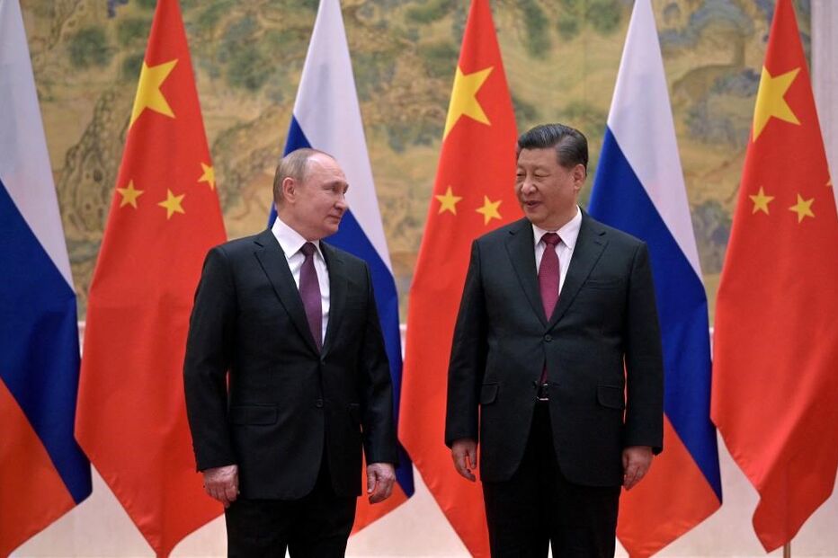 Putin e Xi Jinping estiveram reunidos durante várias horas e divulgaram depois uma declaração contra os EUA e a NATO 
