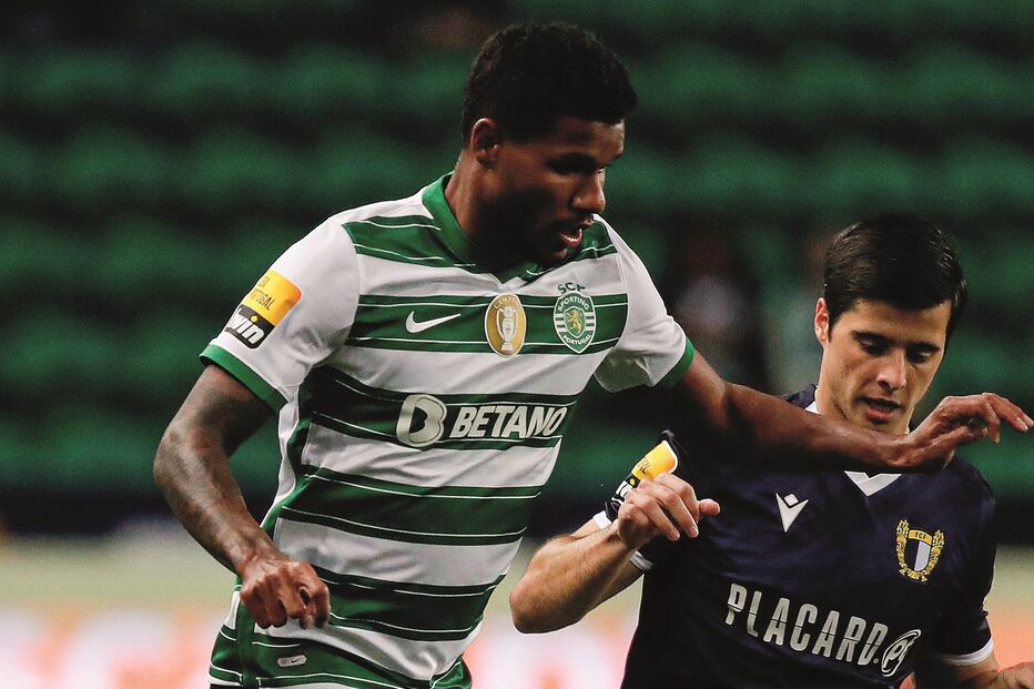 Matheus Reis foi titular no flanco esquerdo e marcou o golo que sentenciou o resultado 