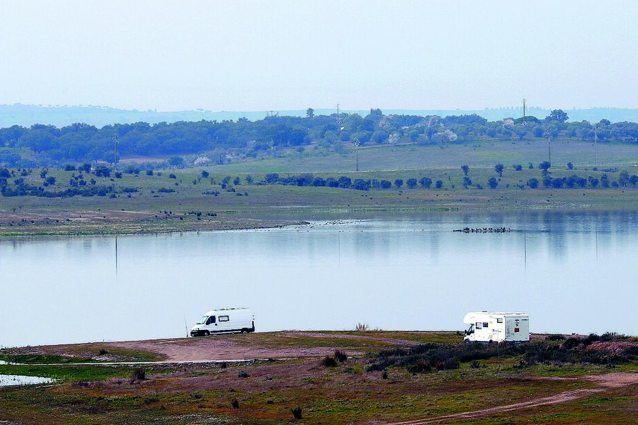 Aldeia submersa, em Mourão, é agora um ponto de atração turística. Habitantes da Luz saíram todos em 2002 