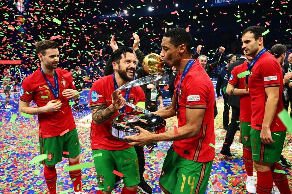 Jogadores festejaram a revalidação do título