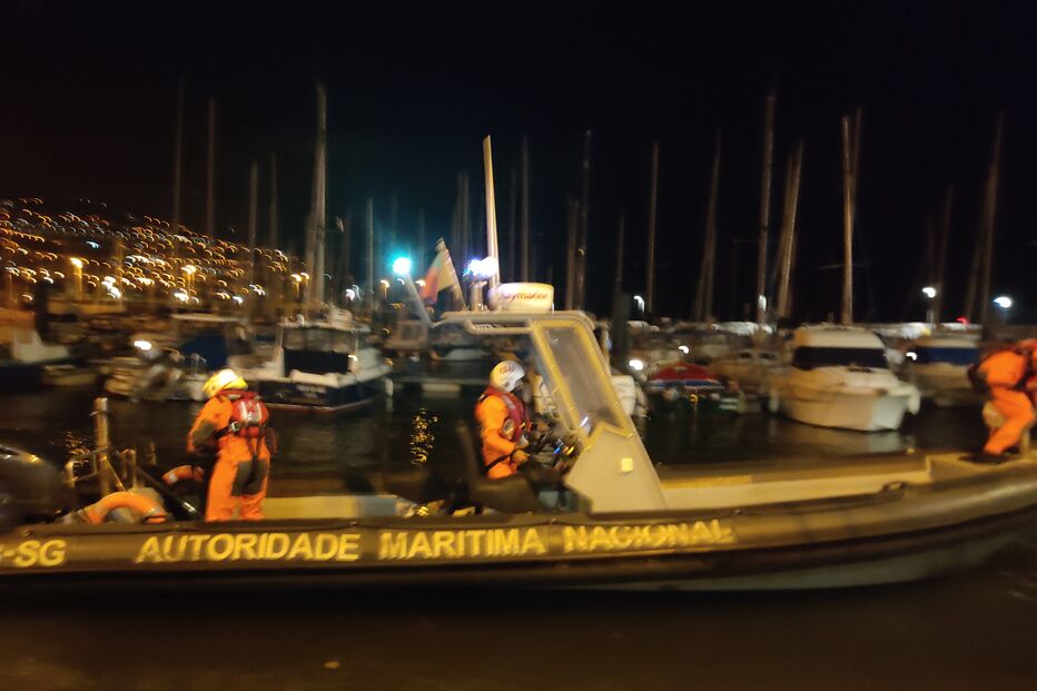 Resgatados três tripulantes a bordo de veleiro a sudoeste do Funchal