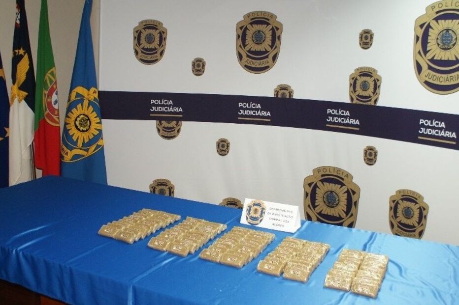 Mulher em prisão preventiva suspeita de tráfico em Ponta Delgada e apreendida droga