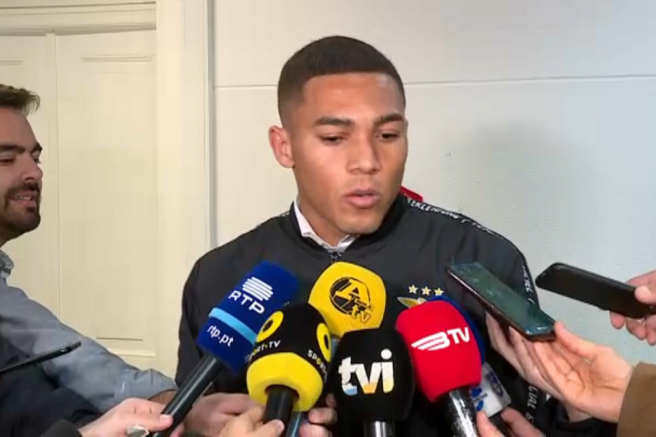 Jorge Mendes impõe Carlos Vinícius ao Benfica