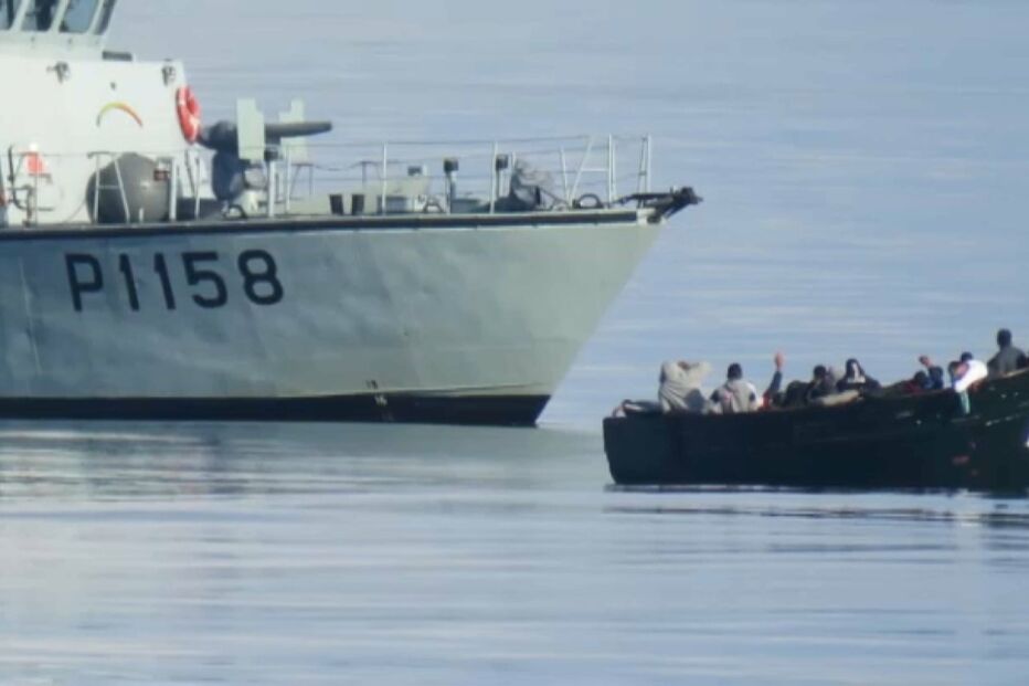Jovens resgatados de lago gelado durante treino de bombeiros