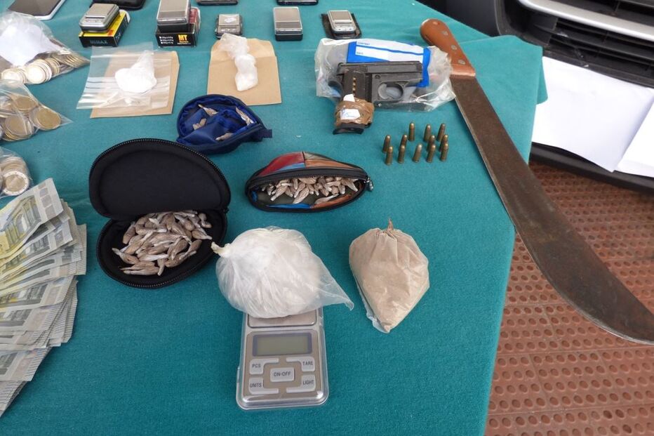 Sete detidos por tráfico de cerca de 1500 doses de cocaína e heroína em Leiria e Alcobaça