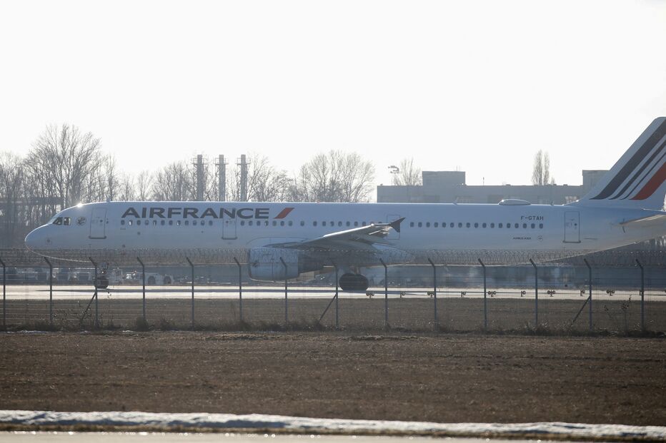 Avião da AirFrance no aeroporto de Kiev
