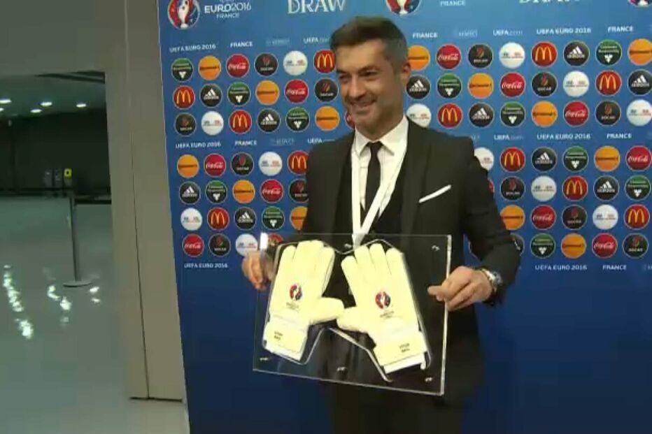 Estado penhora salário a Vítor Baía por dívida de 5,4 milhões de euros