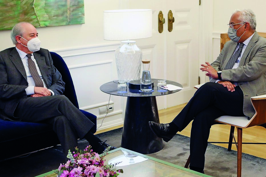 Rui Rio, líder do PSD, partido que recorreu ao Tribunal Constitucional para contestar a contagem dos votos dos emigrantes, foi recebido por António Costa 