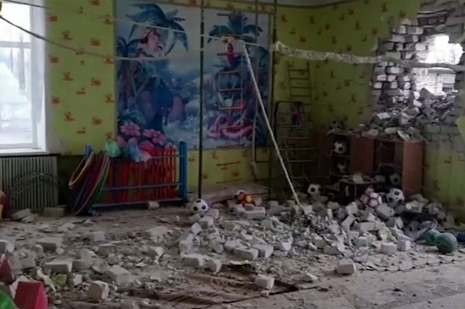 Ucrânia afirma que bombardeamentos de separatistas apoiados pela Rússia atingiram jardim de infância