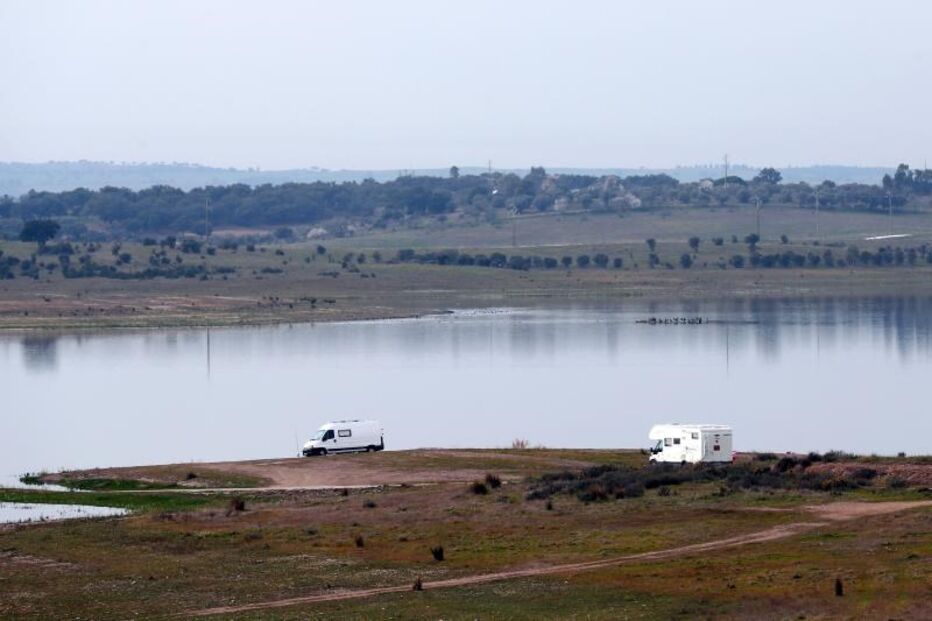 Moradores da Aldeia da Luz afeiçoaram-se à nova aldeia mas sonham com a antiga