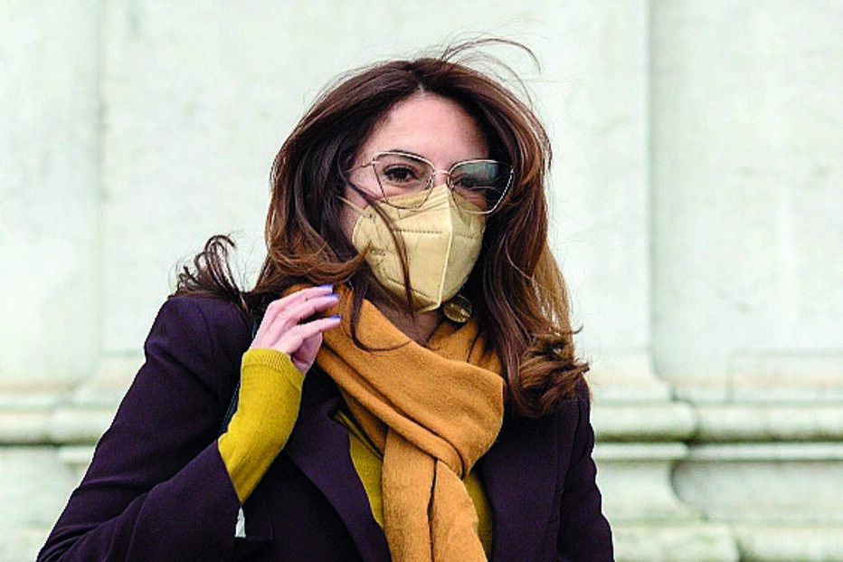 Bárbara Guimarães prestou uma última homenagem ao amigo de longa data 