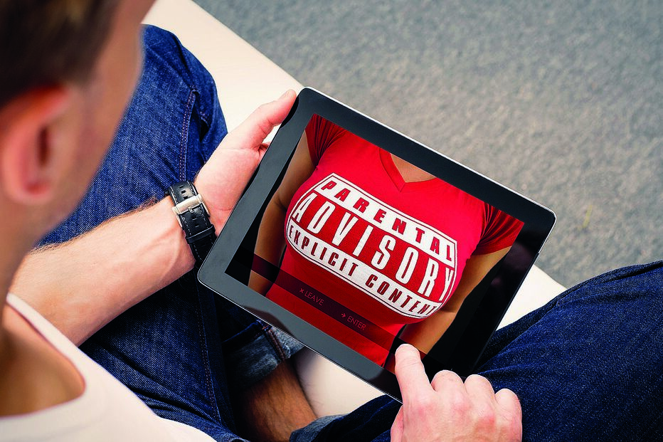 Sites para adultos terão de acatar as recentes alterações à legislação francesa  