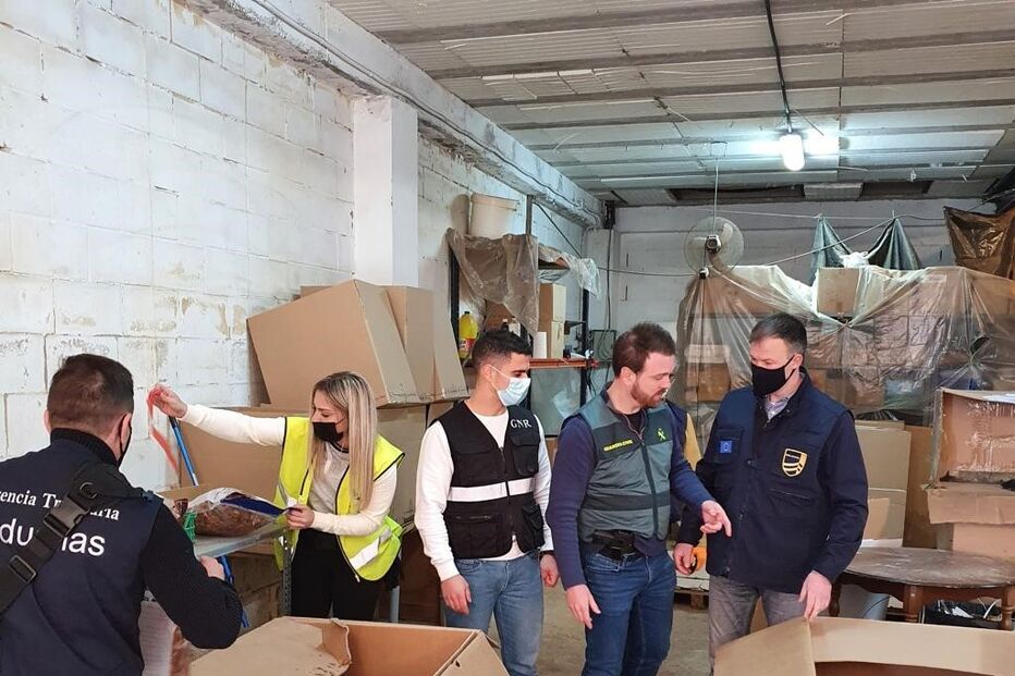 Rusga policial em Sevilha permitiu desmantelar rede de contrabando de tabaco que operava em toda a península