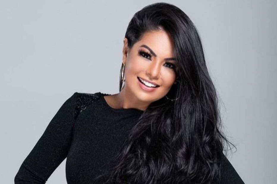 Paulinha Abelha, Calcinha Preta