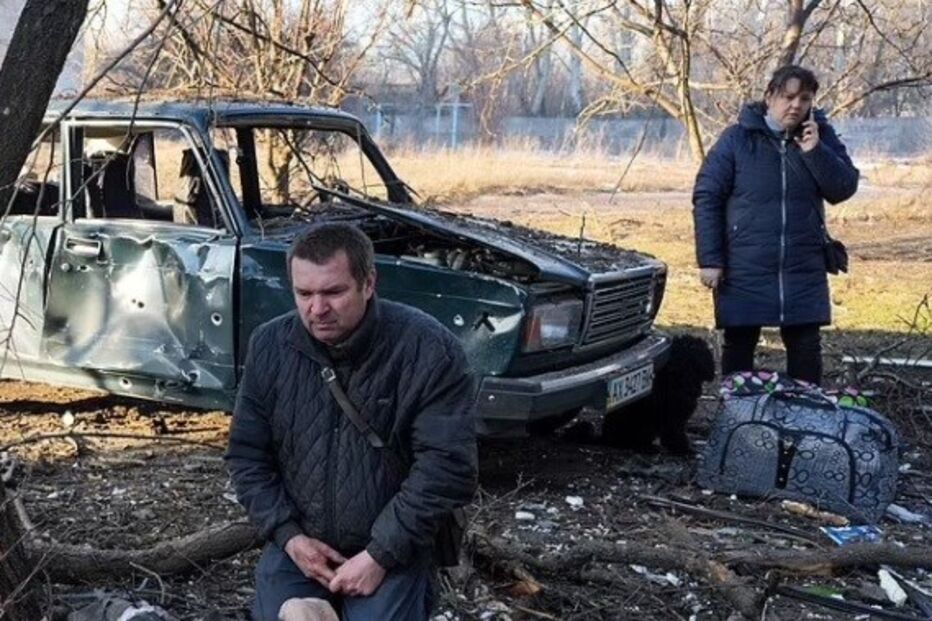 Pai chora filho morto pelos bombardeamentos russos na Ucrânia